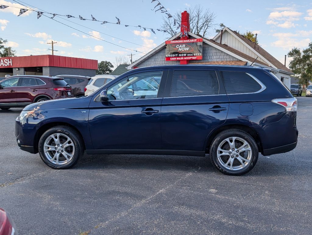 Photo 14 of this MITSUBISHI OUTLANDER