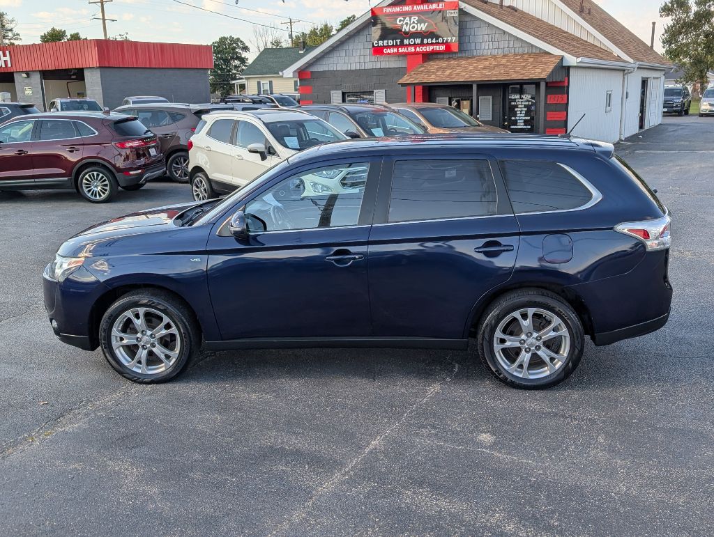 Photo 16 of this MITSUBISHI OUTLANDER