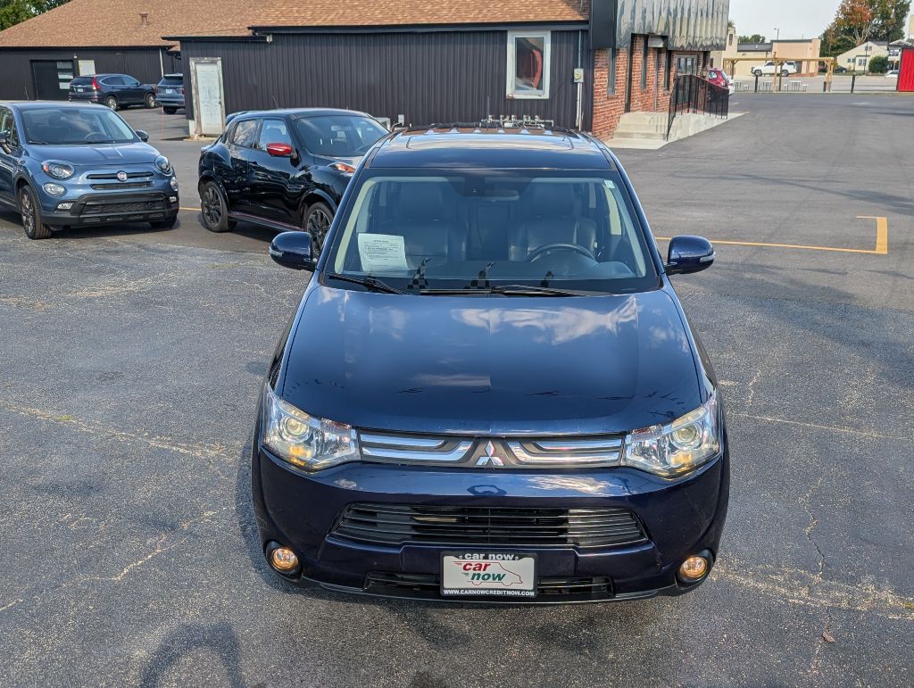 Photo 22 of this MITSUBISHI OUTLANDER