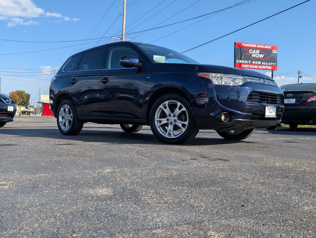 Photo 3 of this MITSUBISHI OUTLANDER