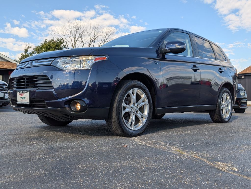 Photo 20 of this MITSUBISHI OUTLANDER