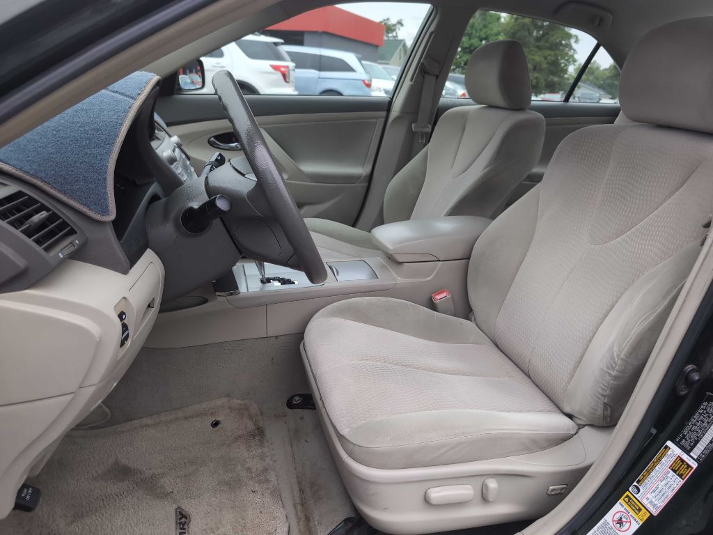 Photo 26 of this TOYOTA CAMRY