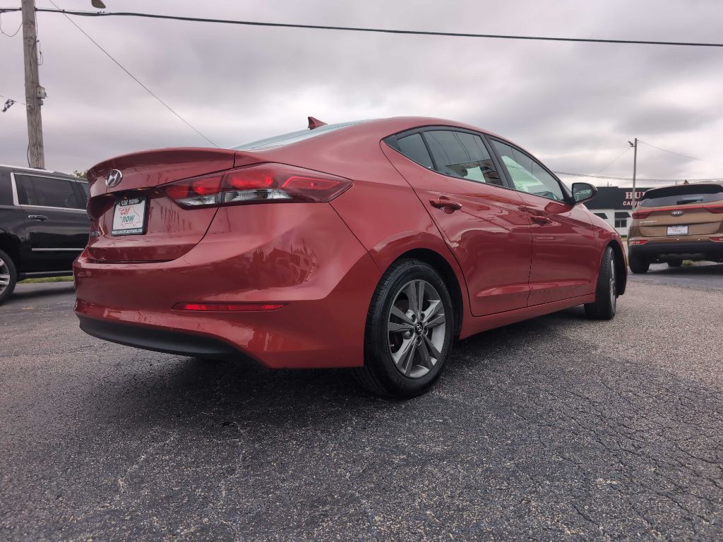 Photo 8 of this HYUNDAI ELANTRA