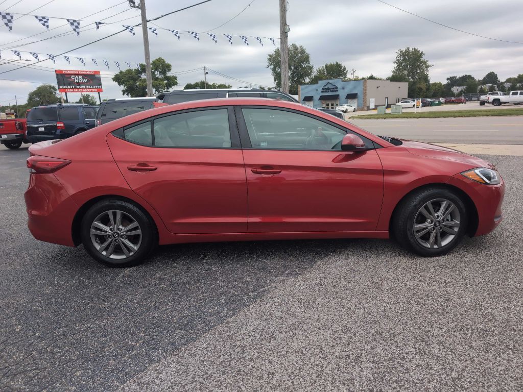 Photo 5 of this HYUNDAI ELANTRA