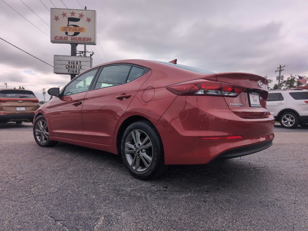 Photo 16 of this HYUNDAI ELANTRA