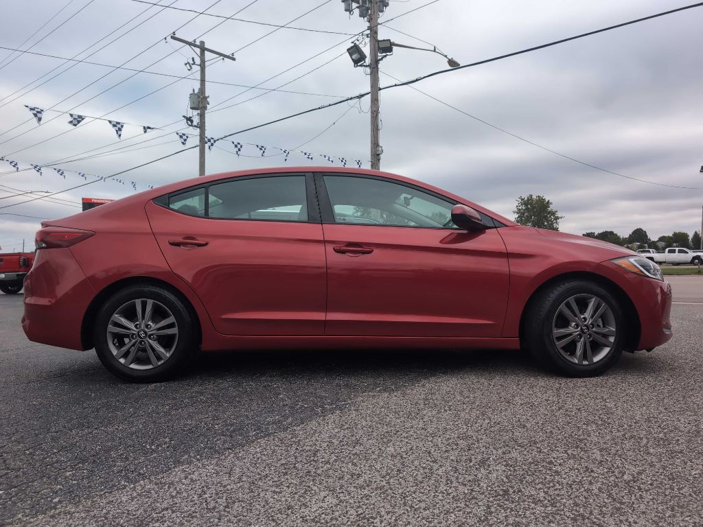 Photo 4 of this HYUNDAI ELANTRA