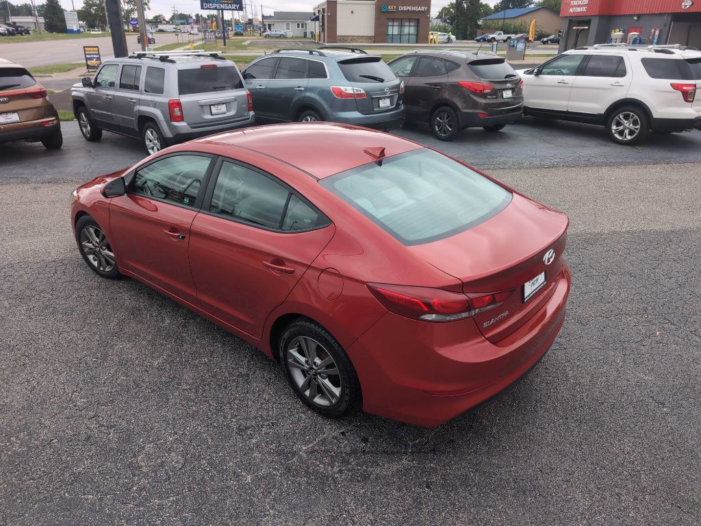 Photo 14 of this HYUNDAI ELANTRA
