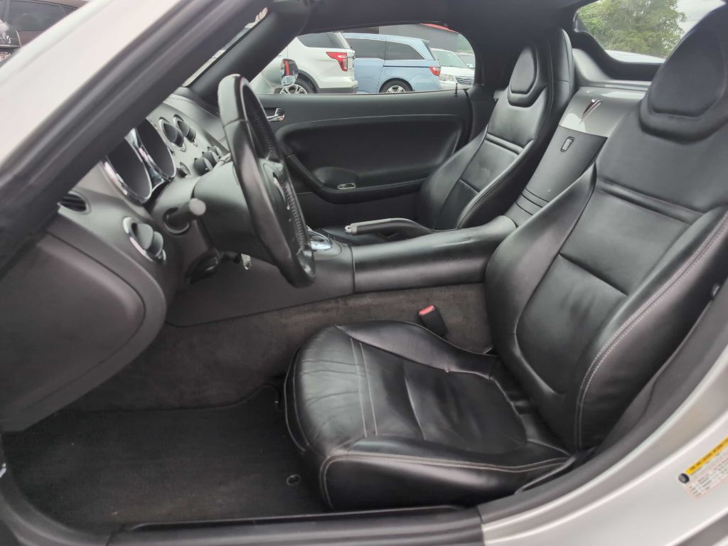 Photo 26 of this PONTIAC SOLSTICE