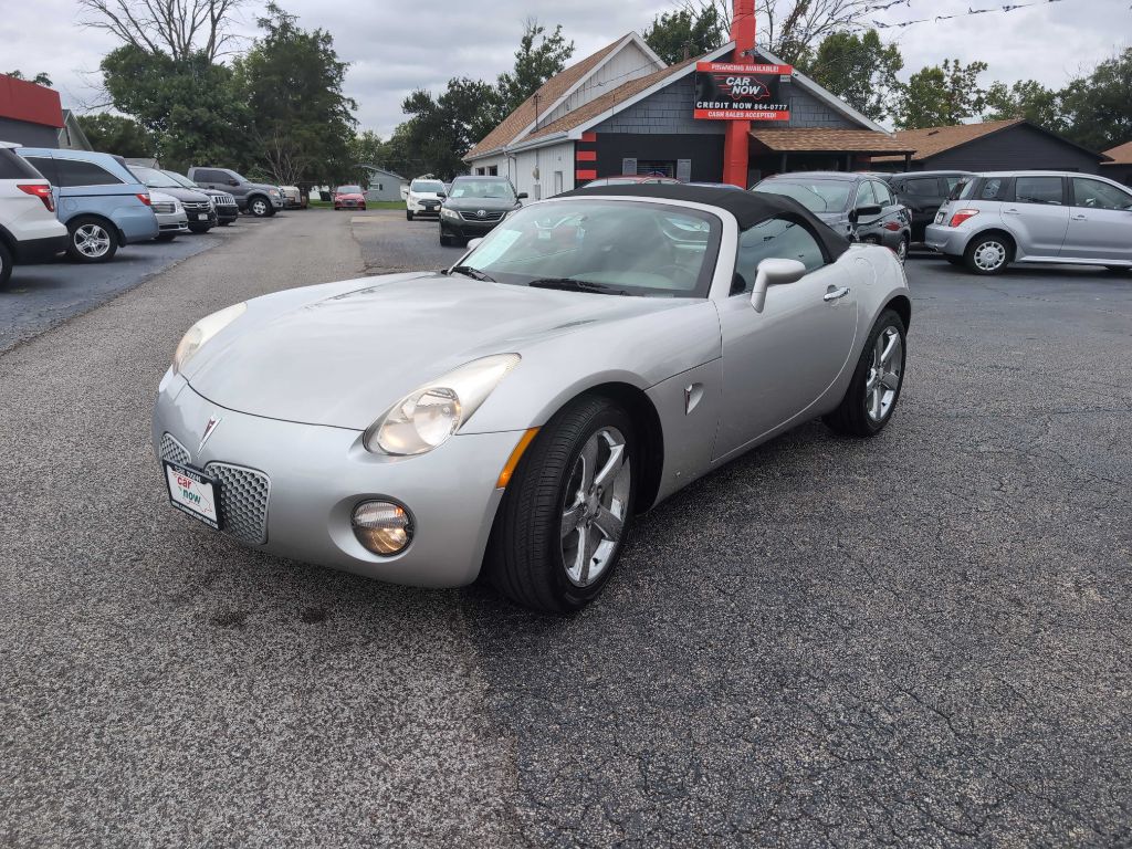 Photo 19 of this PONTIAC SOLSTICE