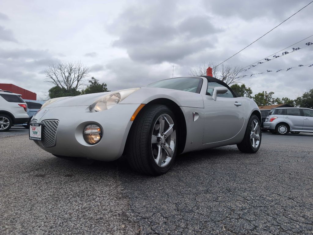 Photo 21 of this PONTIAC SOLSTICE
