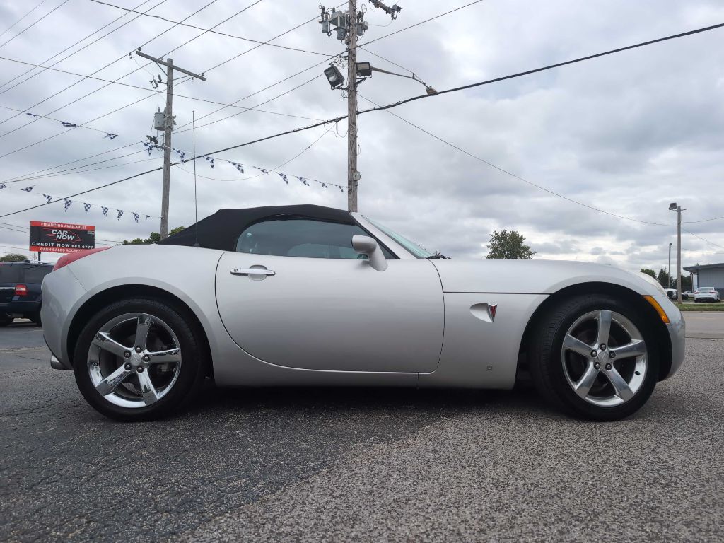 Photo 6 of this PONTIAC SOLSTICE