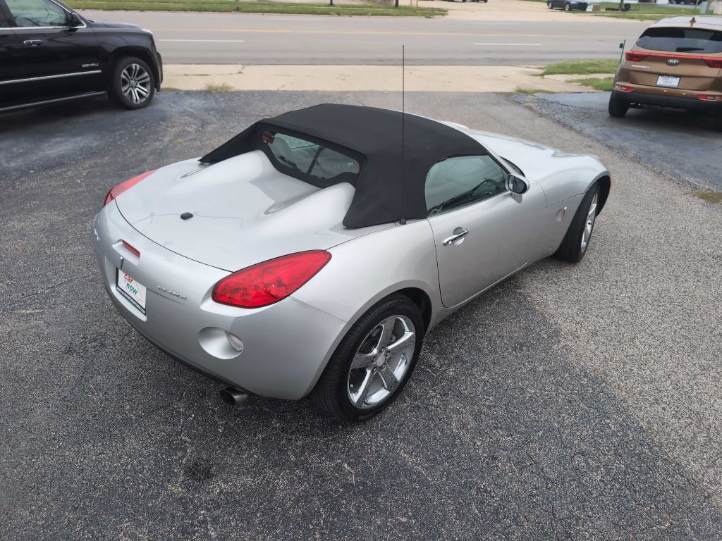 Photo 8 of this PONTIAC SOLSTICE