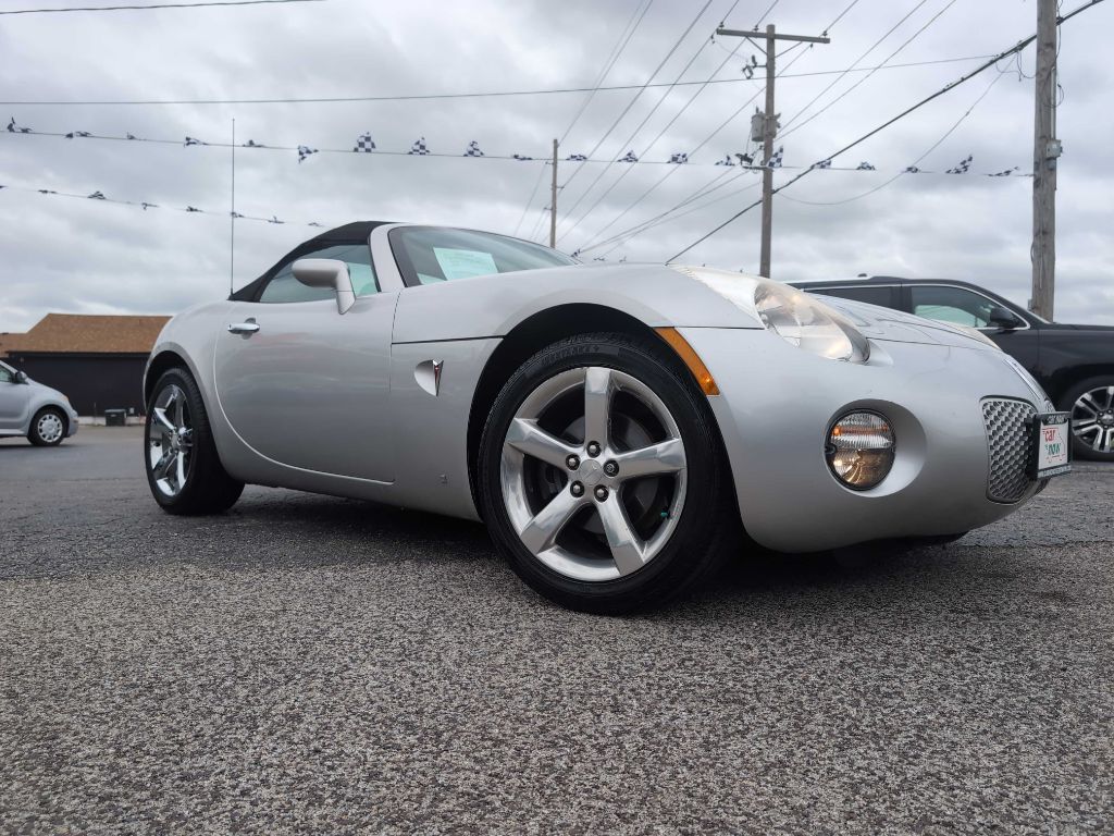 Photo 3 of this PONTIAC SOLSTICE