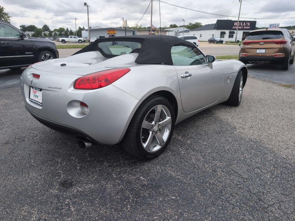 Photo 7 of this PONTIAC SOLSTICE