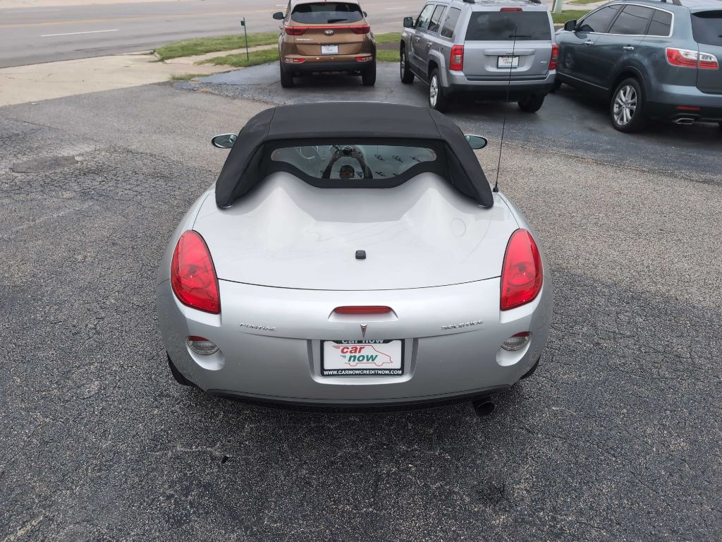 Photo 12 of this PONTIAC SOLSTICE