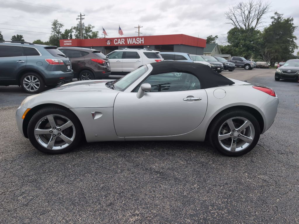 Photo 14 of this PONTIAC SOLSTICE