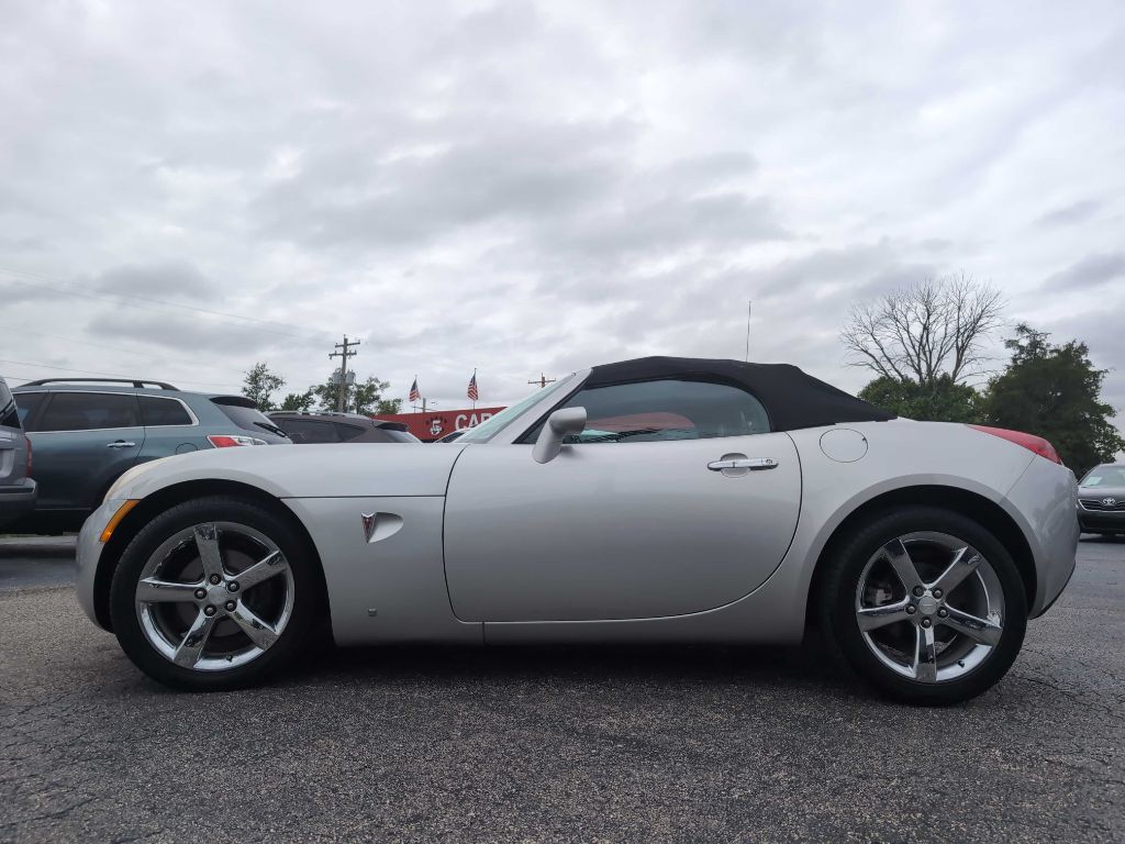 Photo 18 of this PONTIAC SOLSTICE