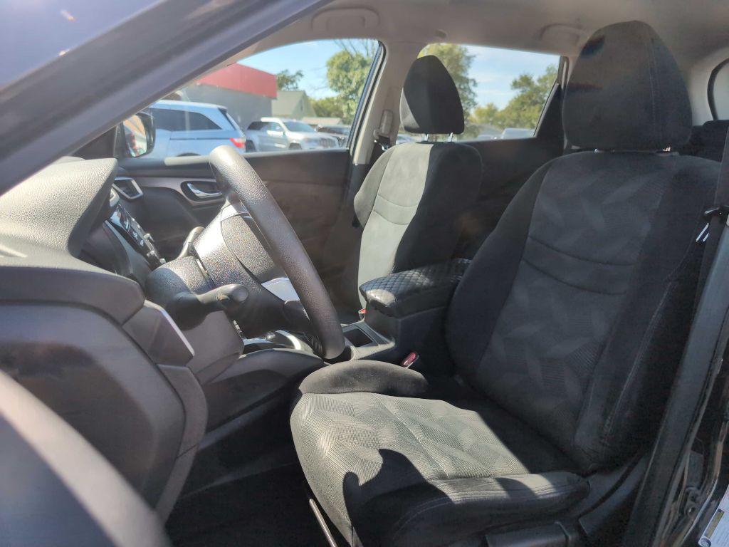 Photo 34 of this NISSAN ROGUE