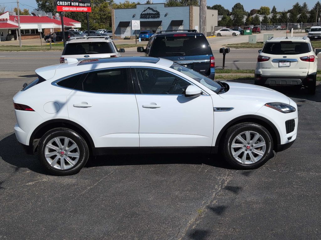 Photo 4 of this JAGUAR E-PACE