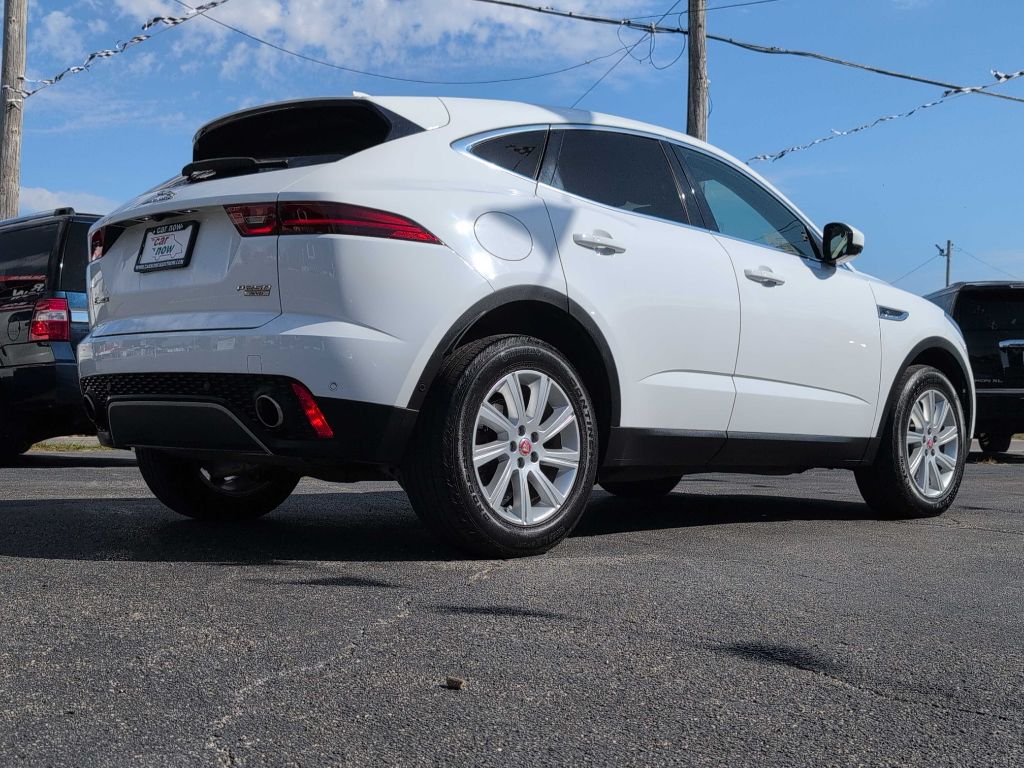 Photo 10 of this JAGUAR E-PACE