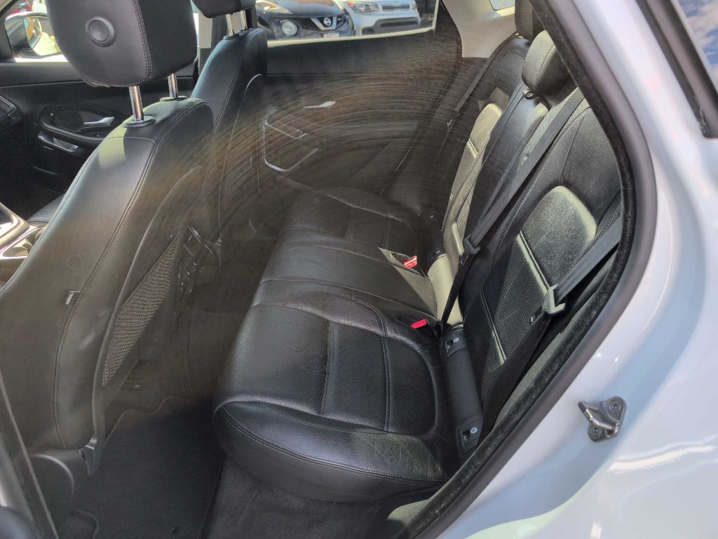 Photo 27 of this JAGUAR E-PACE