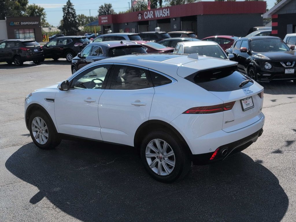 Photo 12 of this JAGUAR E-PACE