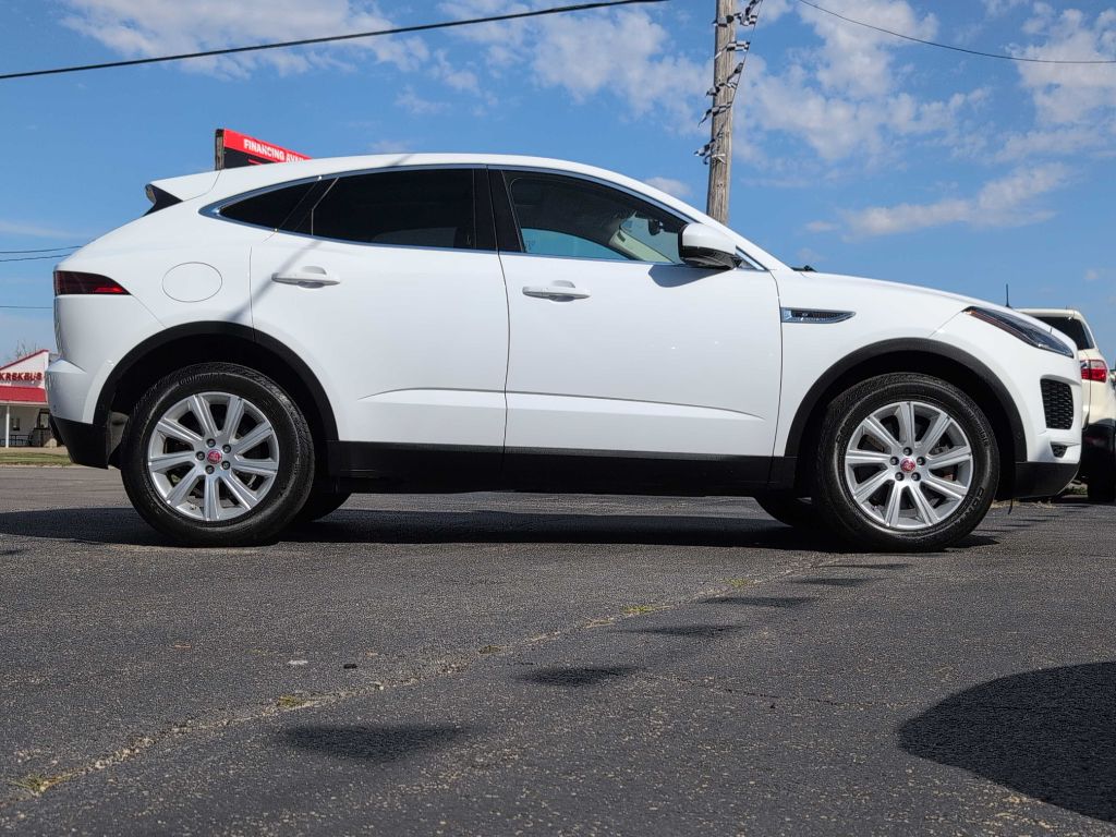 Photo 6 of this JAGUAR E-PACE