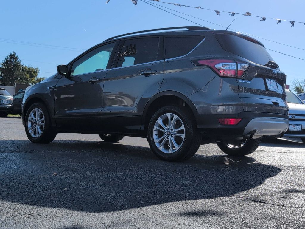 Photo 16 of this FORD ESCAPE