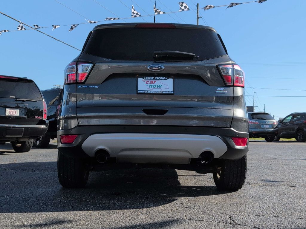 Photo 13 of this FORD ESCAPE
