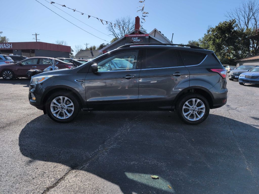 Photo 17 of this FORD ESCAPE