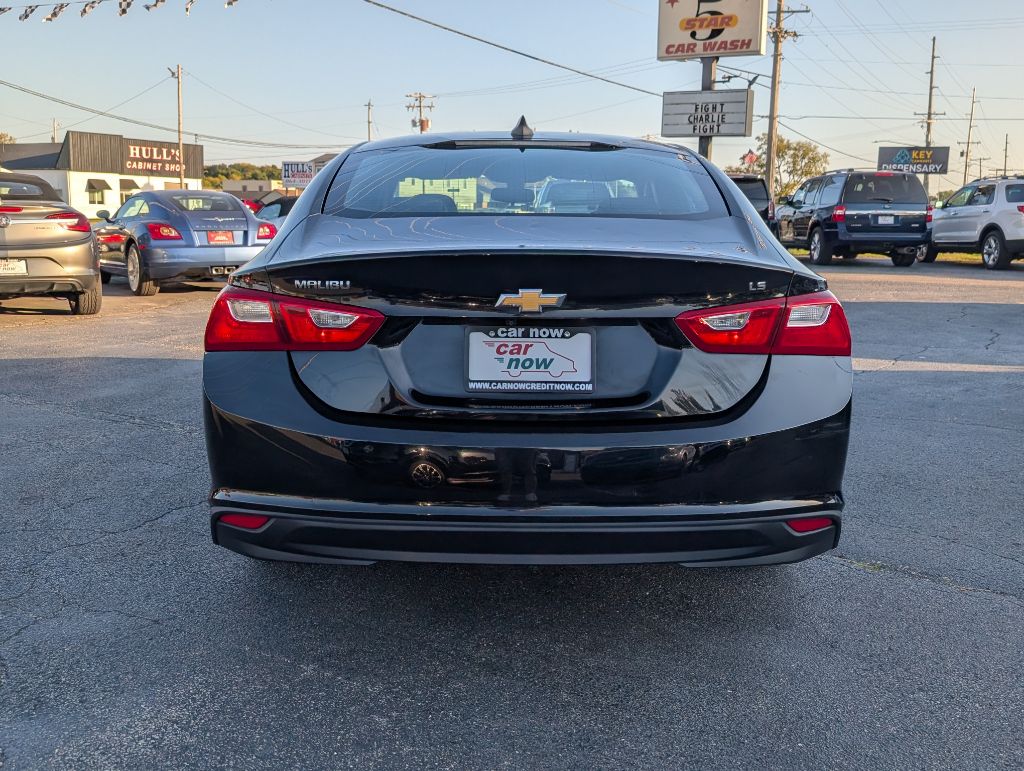 Photo 11 of this CHEVROLET MALIBU