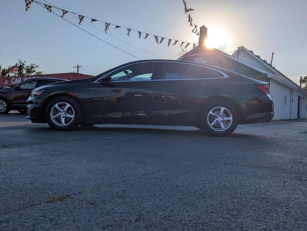 Photo 19 of this CHEVROLET MALIBU