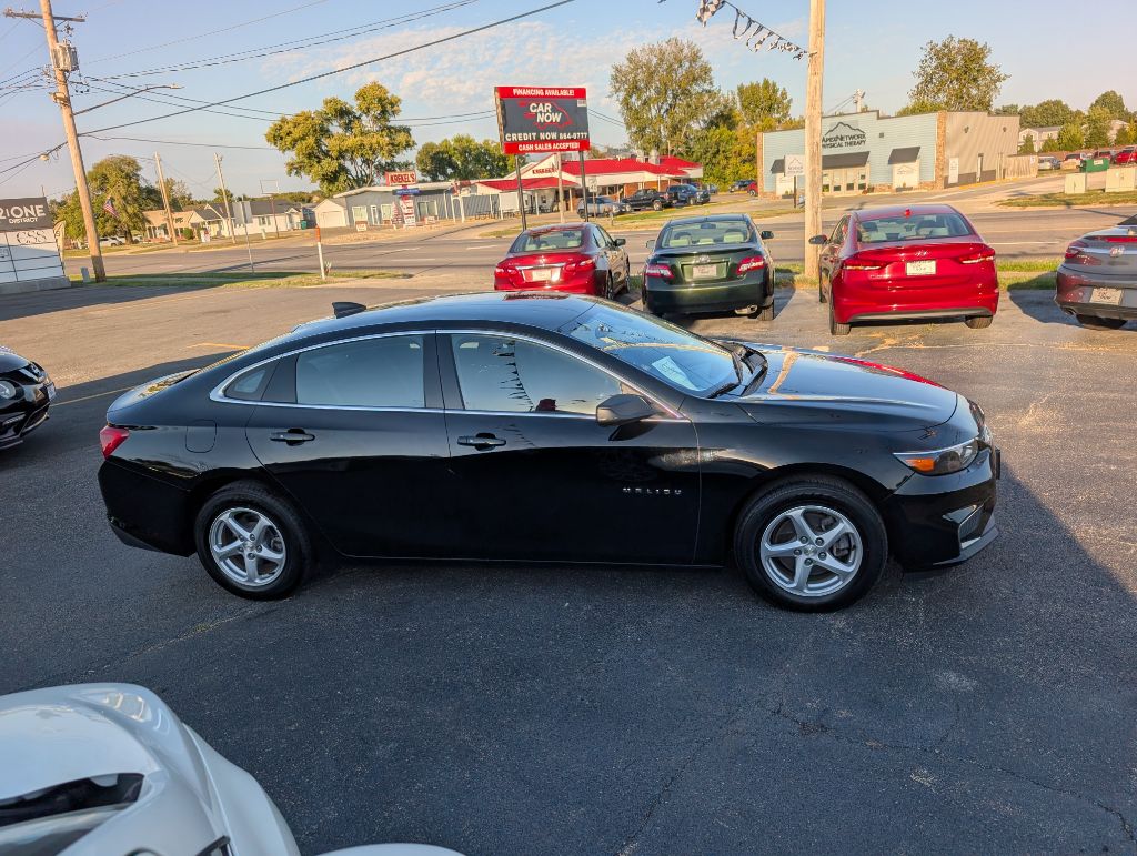 Photo 5 of this CHEVROLET MALIBU