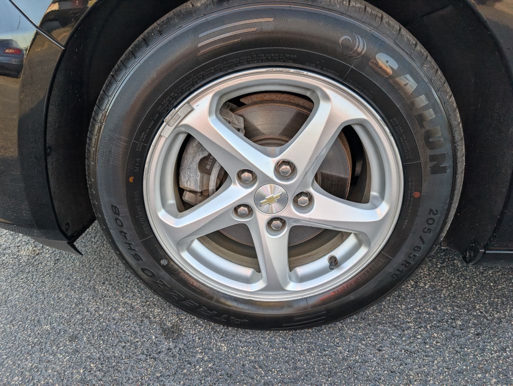 Photo 26 of this CHEVROLET MALIBU