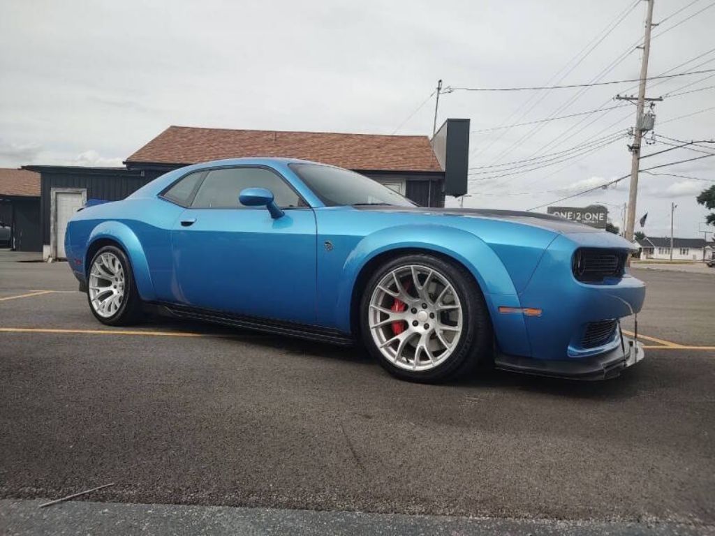 Photo 3 of this DODGE CHALLENGER