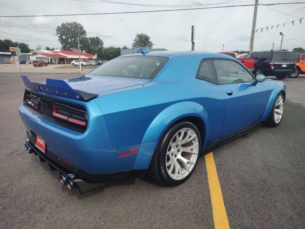 Photo 10 of this DODGE CHALLENGER
