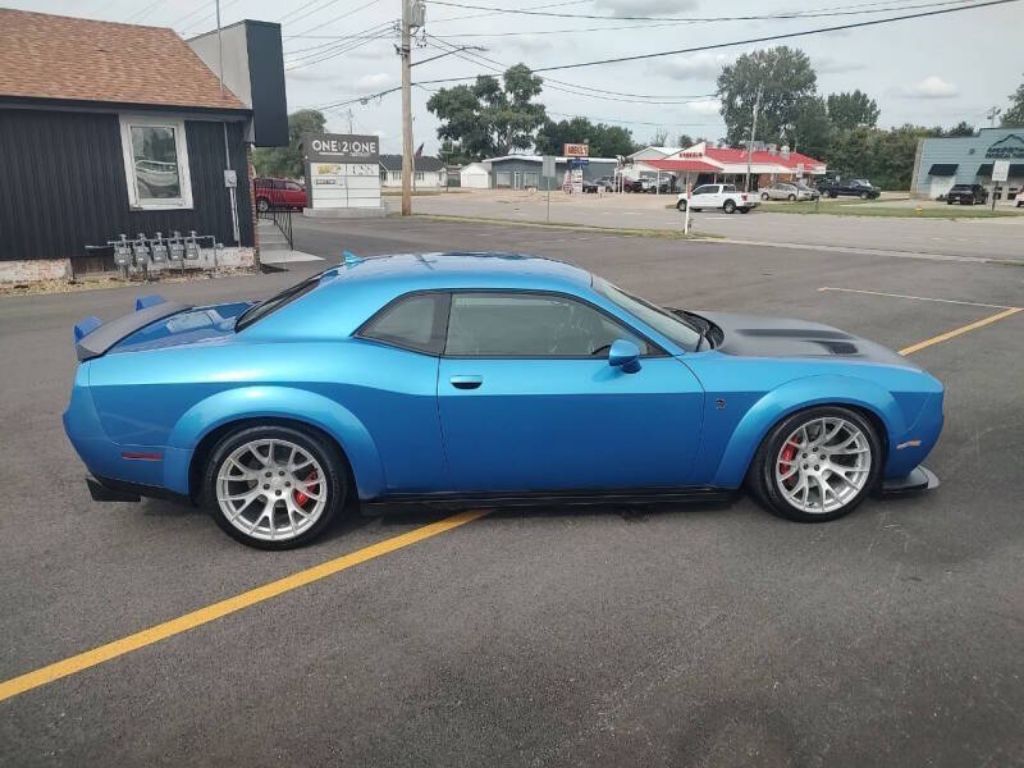 Photo 4 of this DODGE CHALLENGER