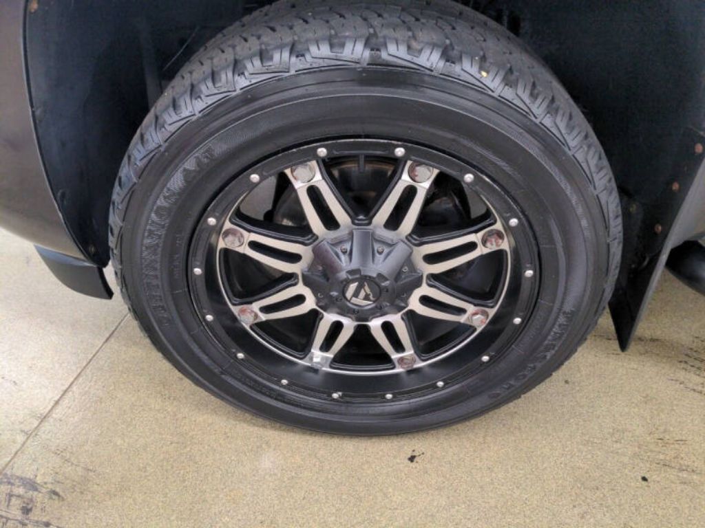 Photo 11 of this CHEVROLET AVALANCHE