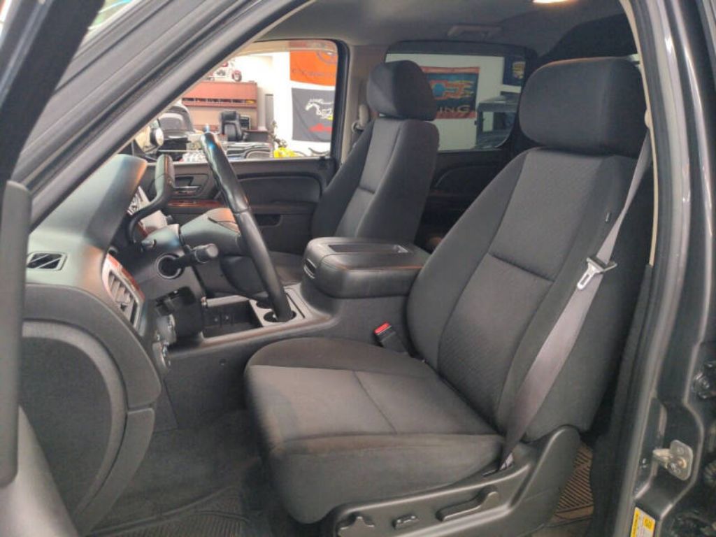 Photo 12 of this CHEVROLET AVALANCHE