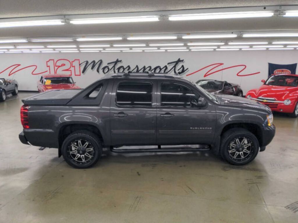 Photo 4 of this CHEVROLET AVALANCHE