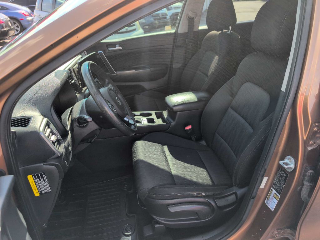 Photo 27 of this KIA SPORTAGE