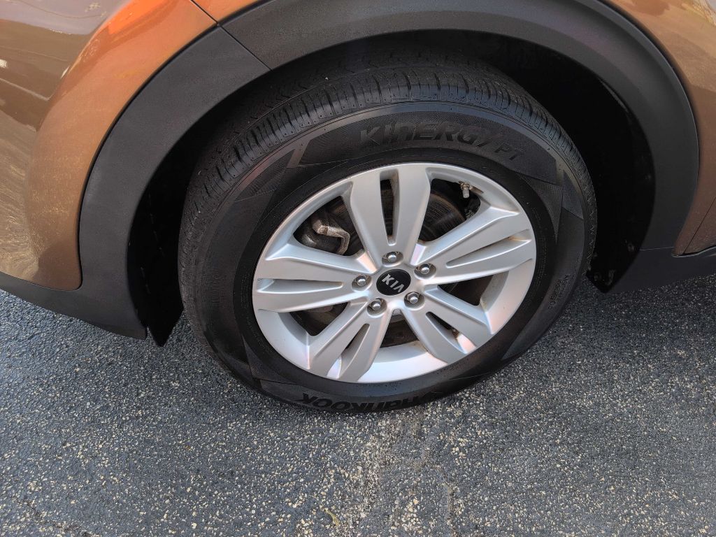 Photo 25 of this KIA SPORTAGE
