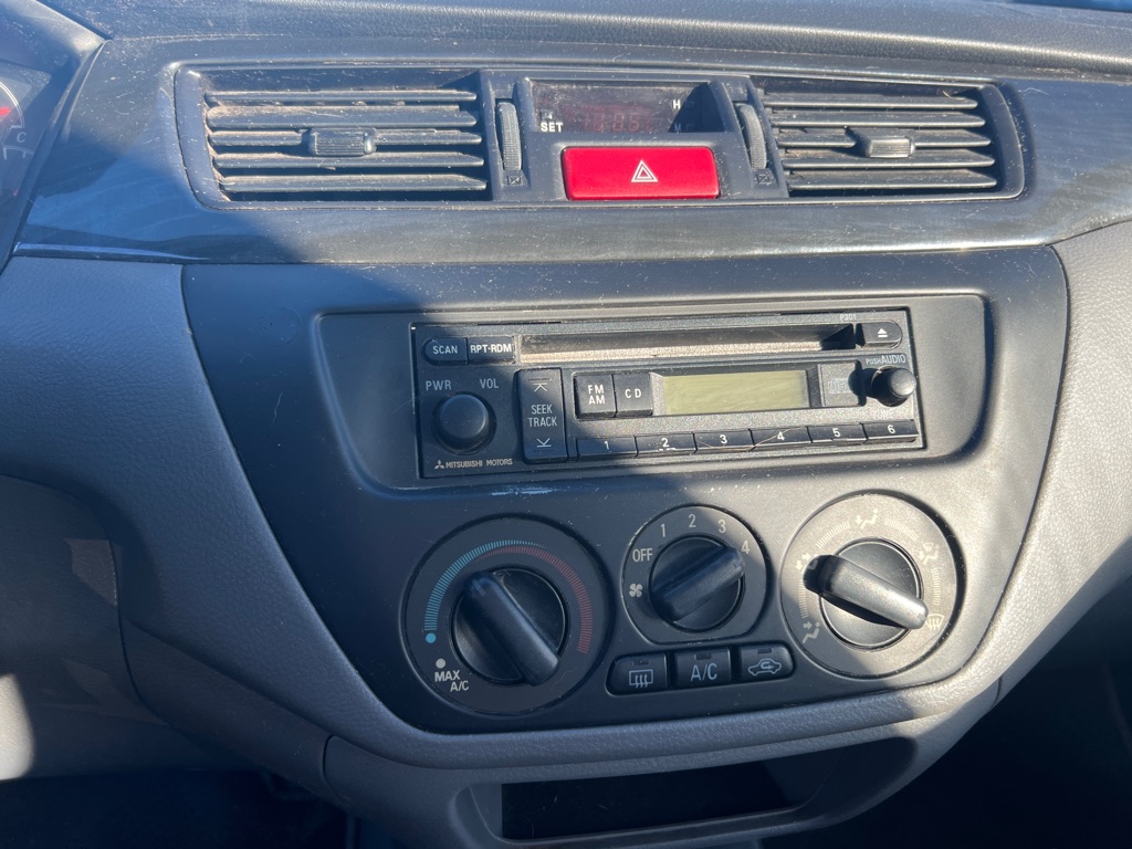 Photo 8 of this MITSUBISHI LANCER