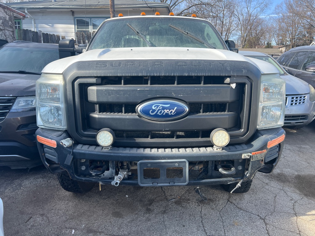 Photo 2 of this FORD F250