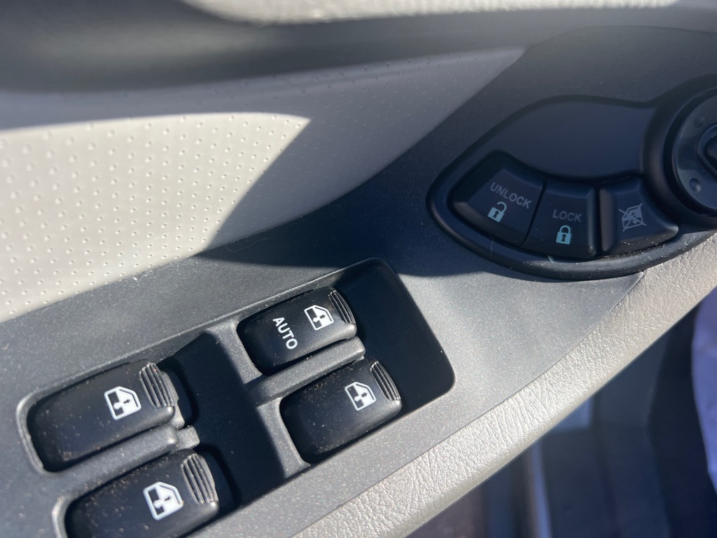 Photo 17 of this HYUNDAI SANTA FE