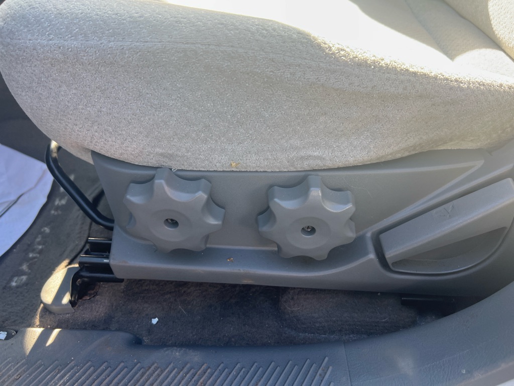 Photo 20 of this HYUNDAI SANTA FE