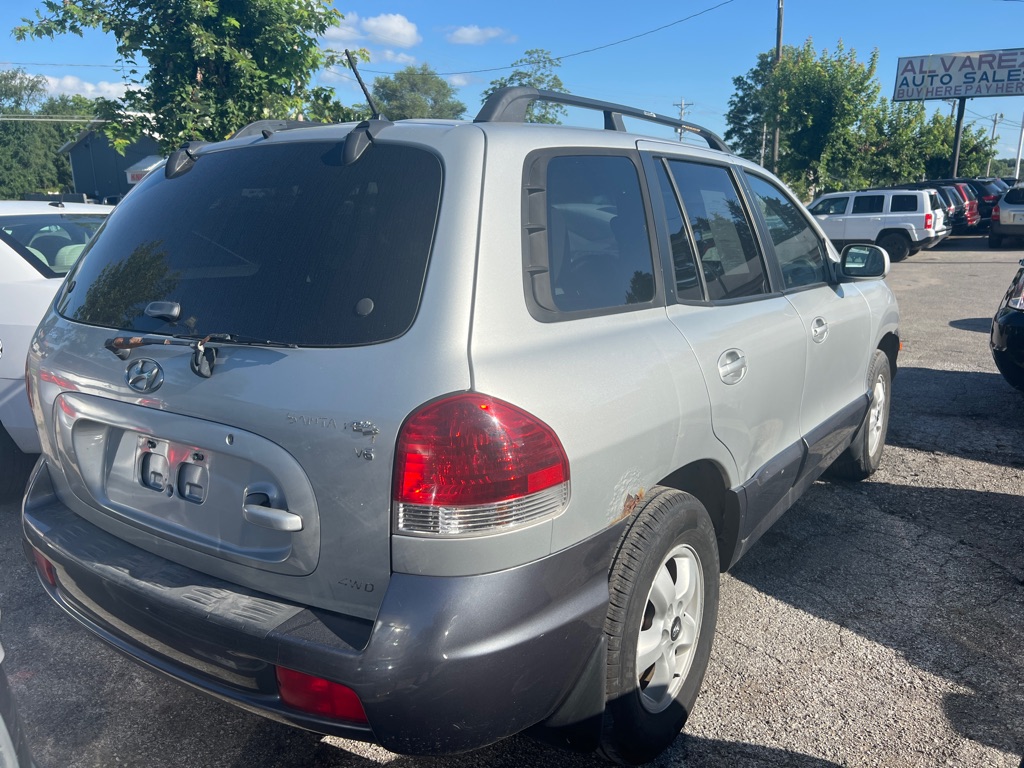 Photo 8 of this HYUNDAI SANTA FE