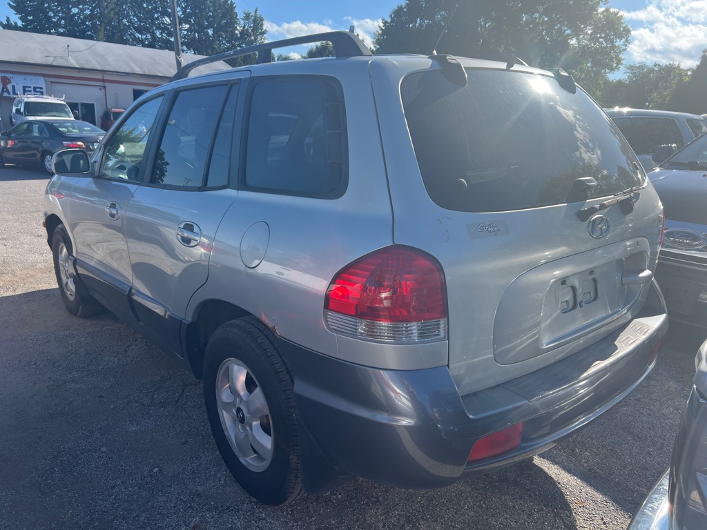 Photo 9 of this HYUNDAI SANTA FE