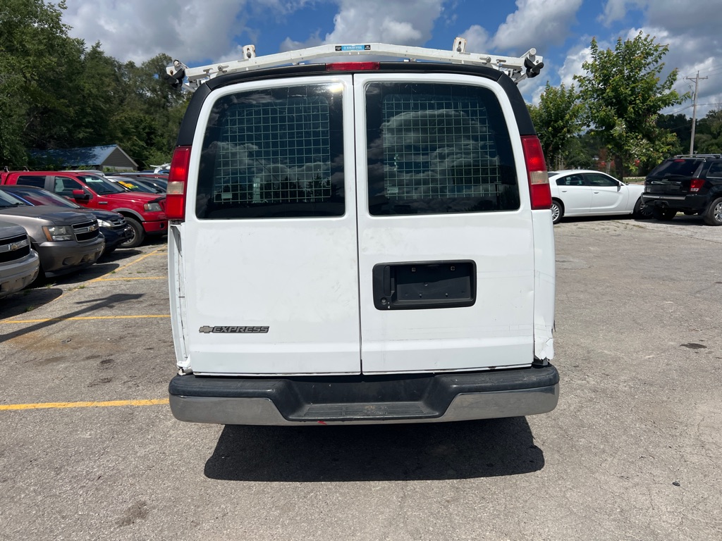 Photo 5 of this CHEVROLET EXPRESS G2500