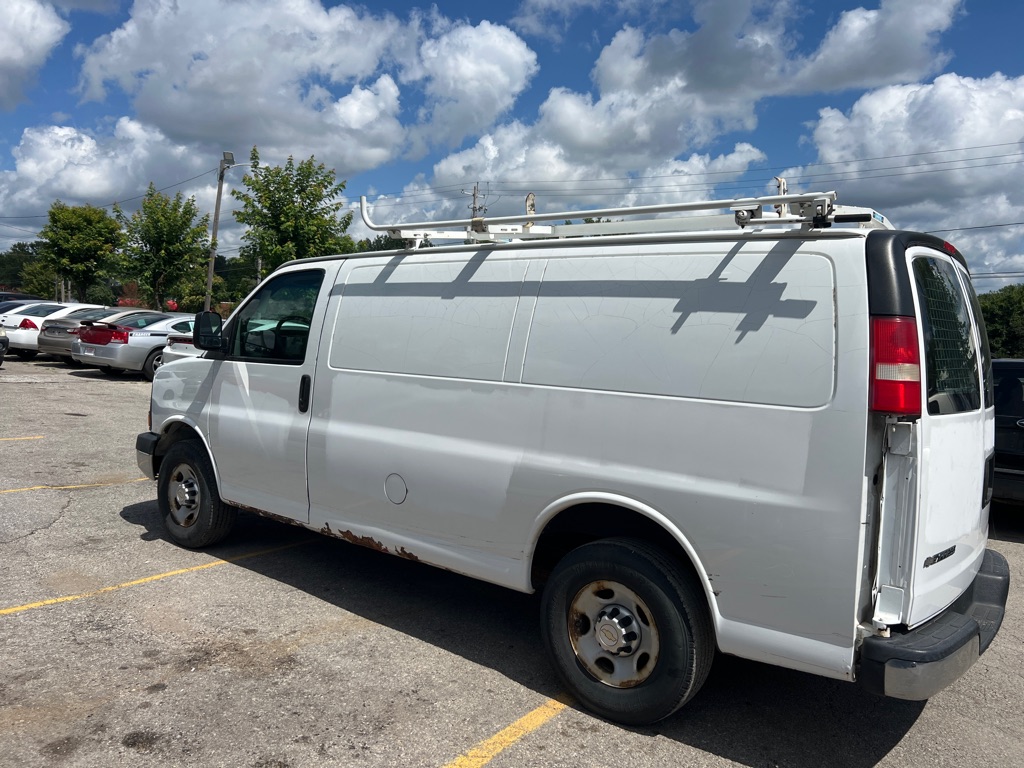 Photo 7 of this CHEVROLET EXPRESS G2500